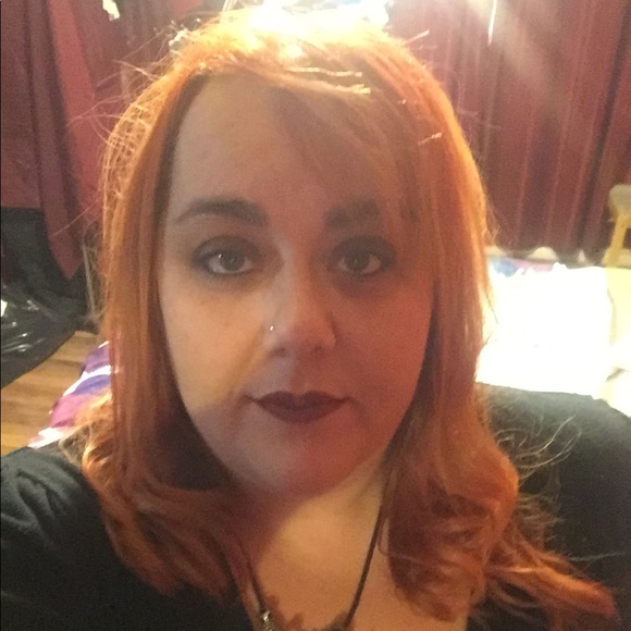 Meet your Posher, Kim - Picture 1 of 1